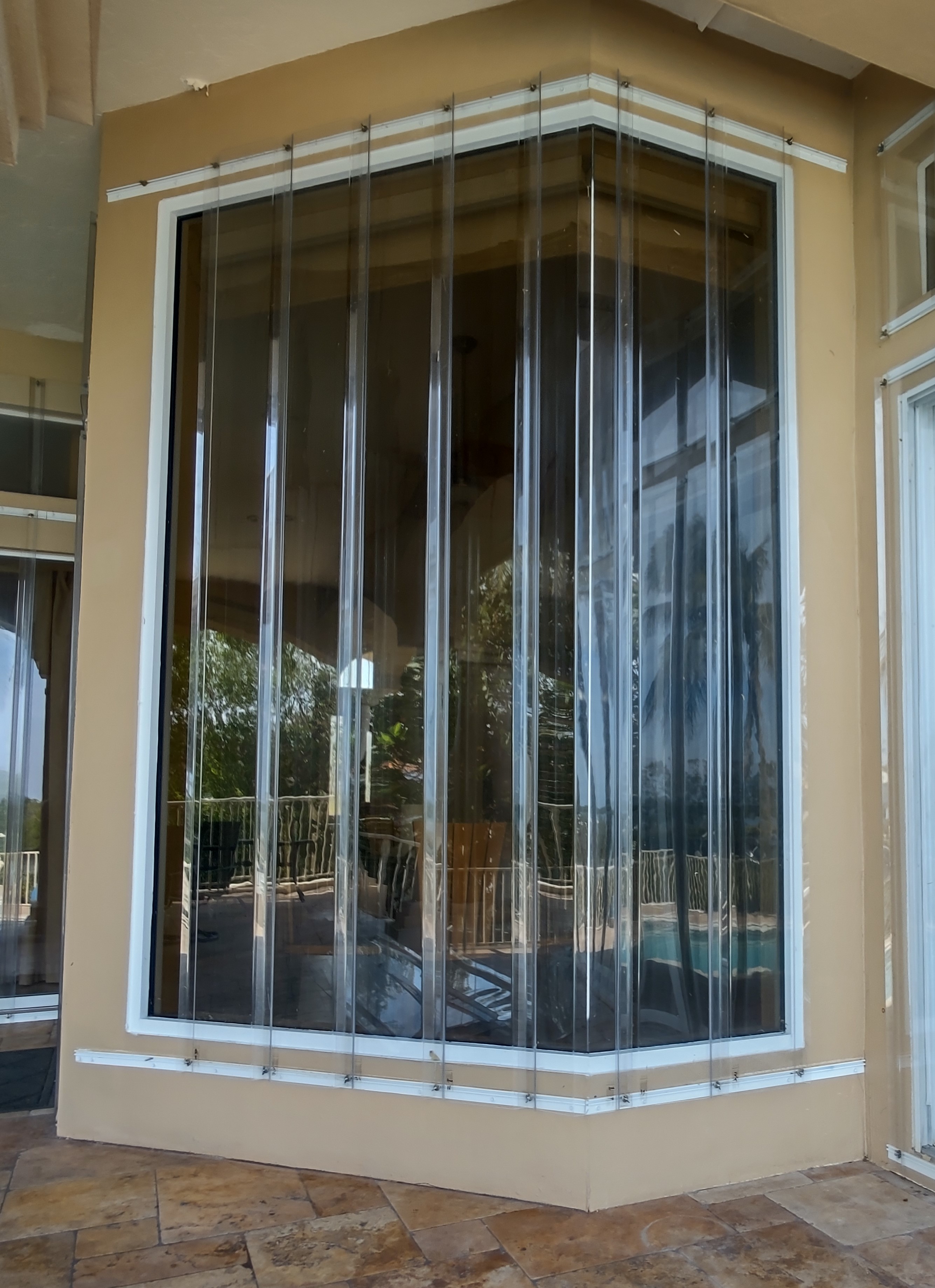 Clear Panel — Bay Window Corner