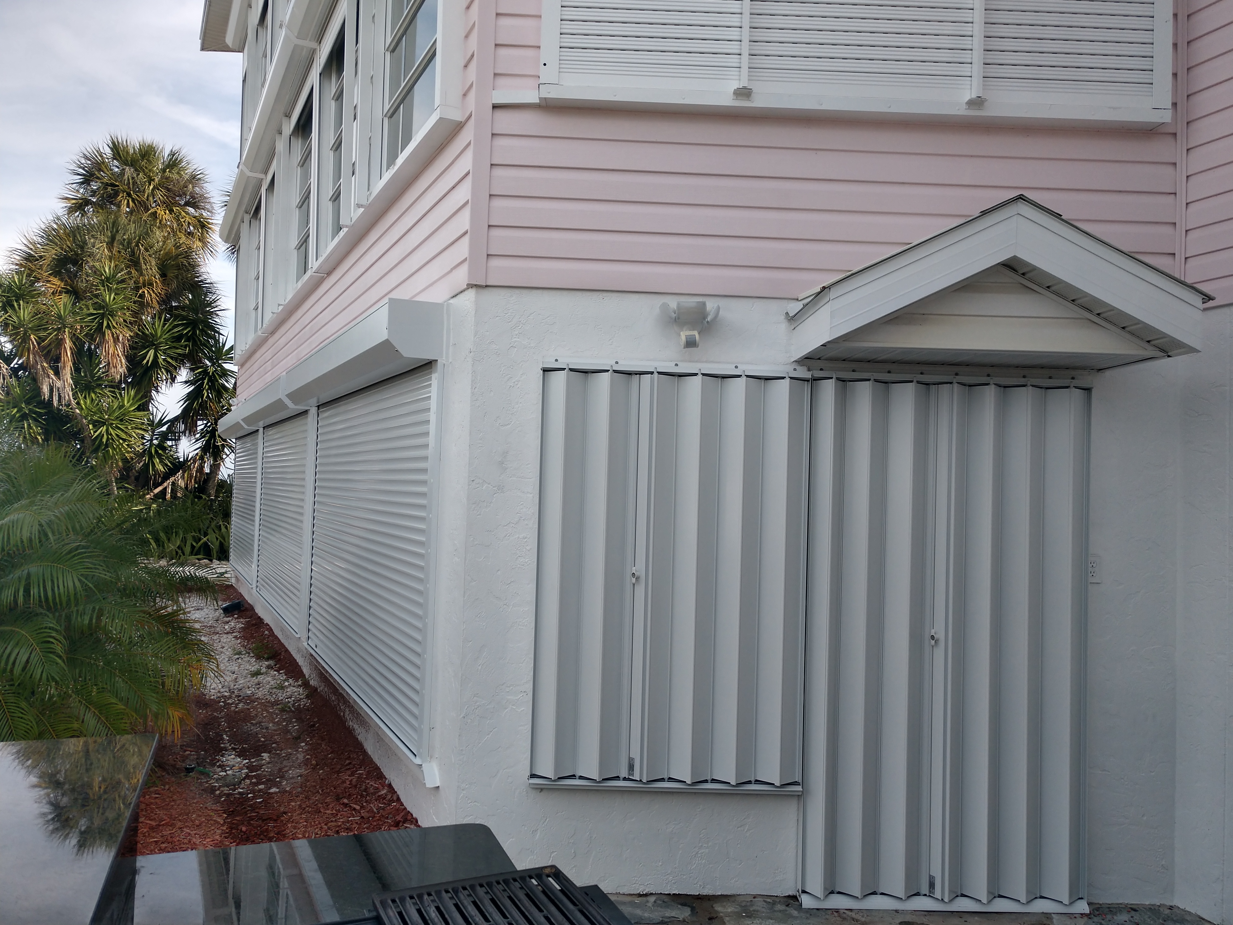 Pink Island Home — Roll-Down & Accordion